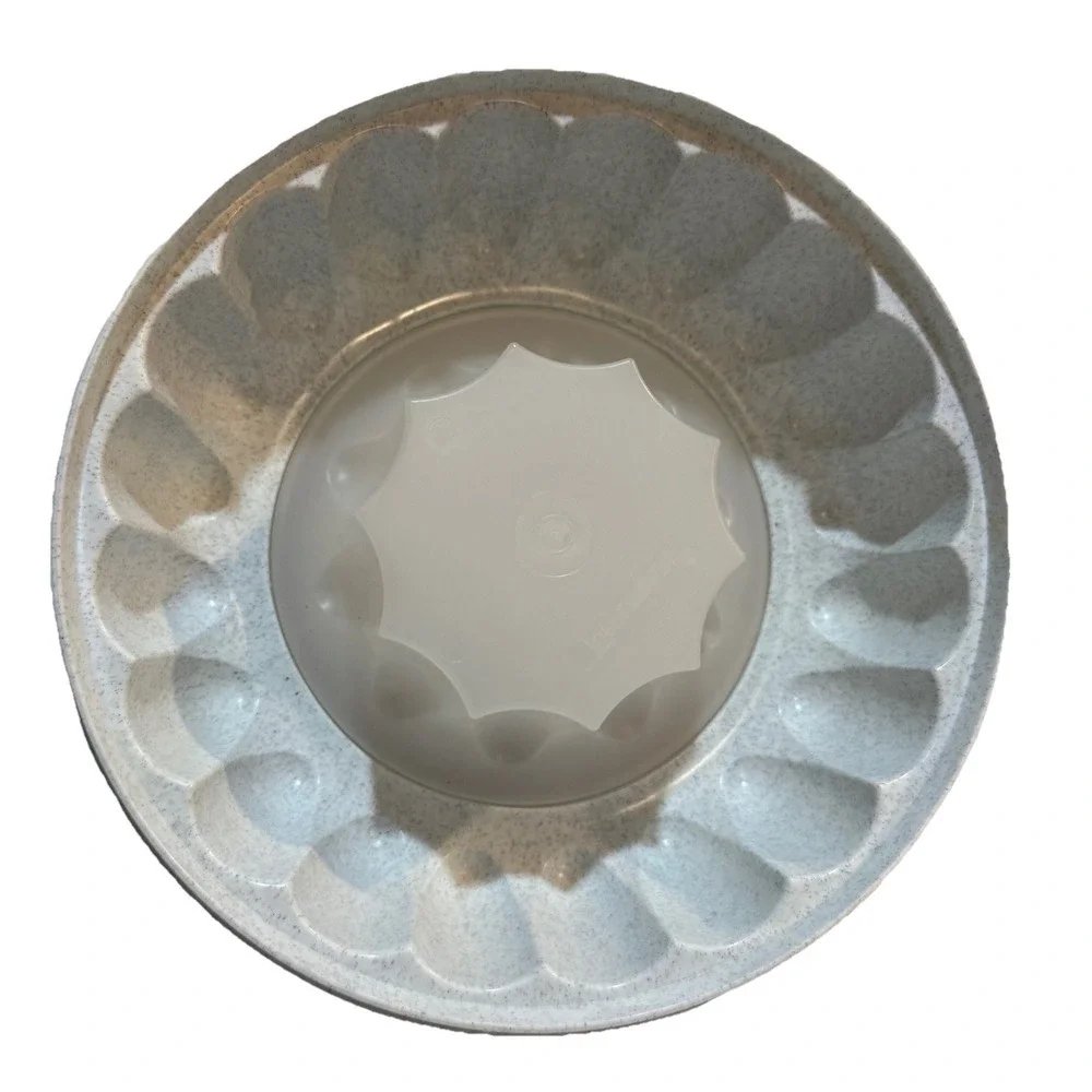 Vintage Tupperware 2 Piece Fluted Ring Jello Mold  Green‎ Speckle 1.4L